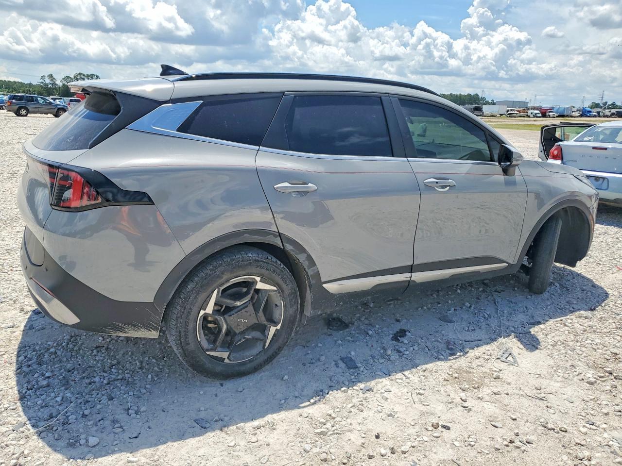 2026 Kia Sportage Ex - Image 3