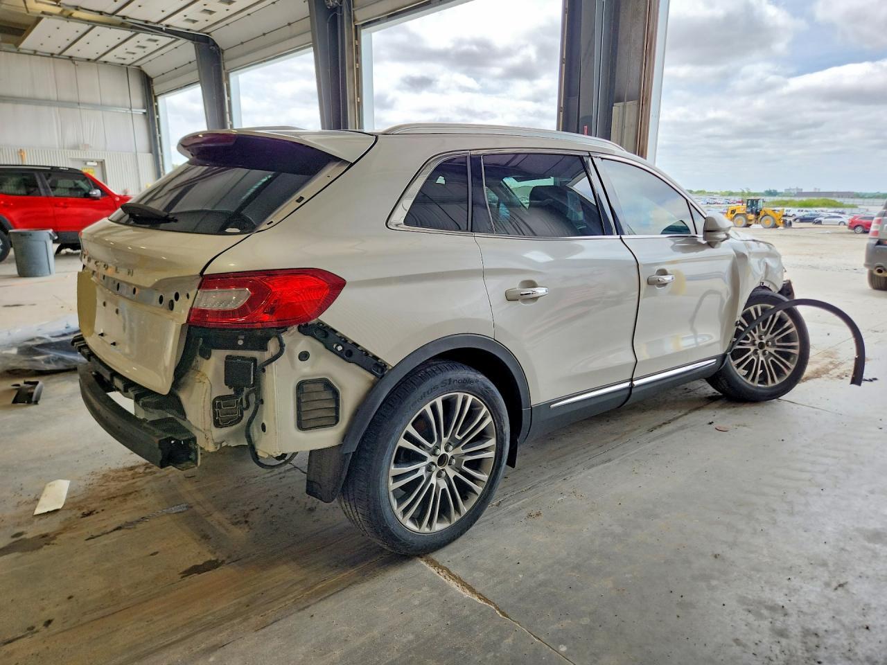 2016 Lincoln Mkx Reserve - Image 3