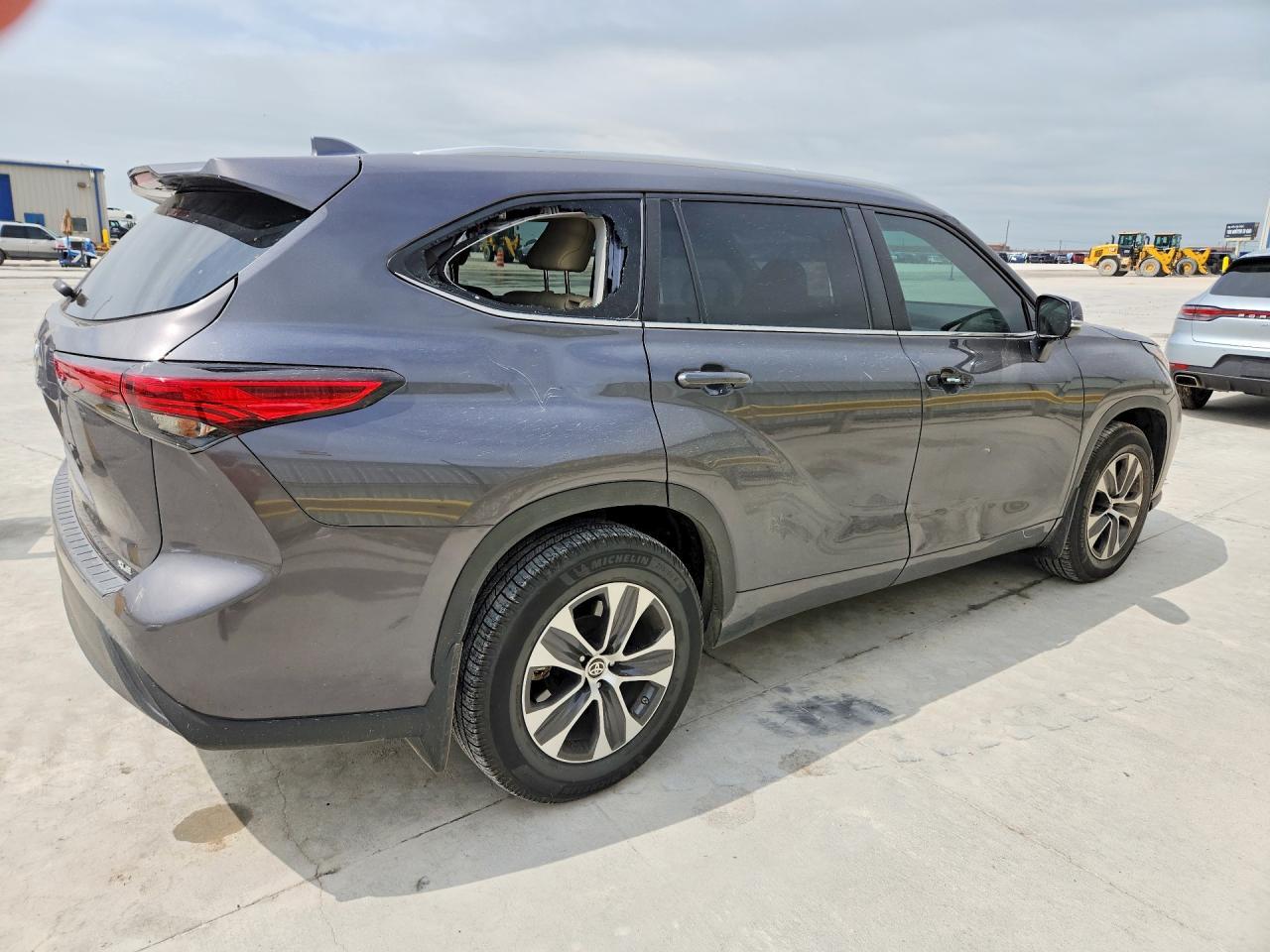 2023 Toyota Highlander Xle - Фото 3