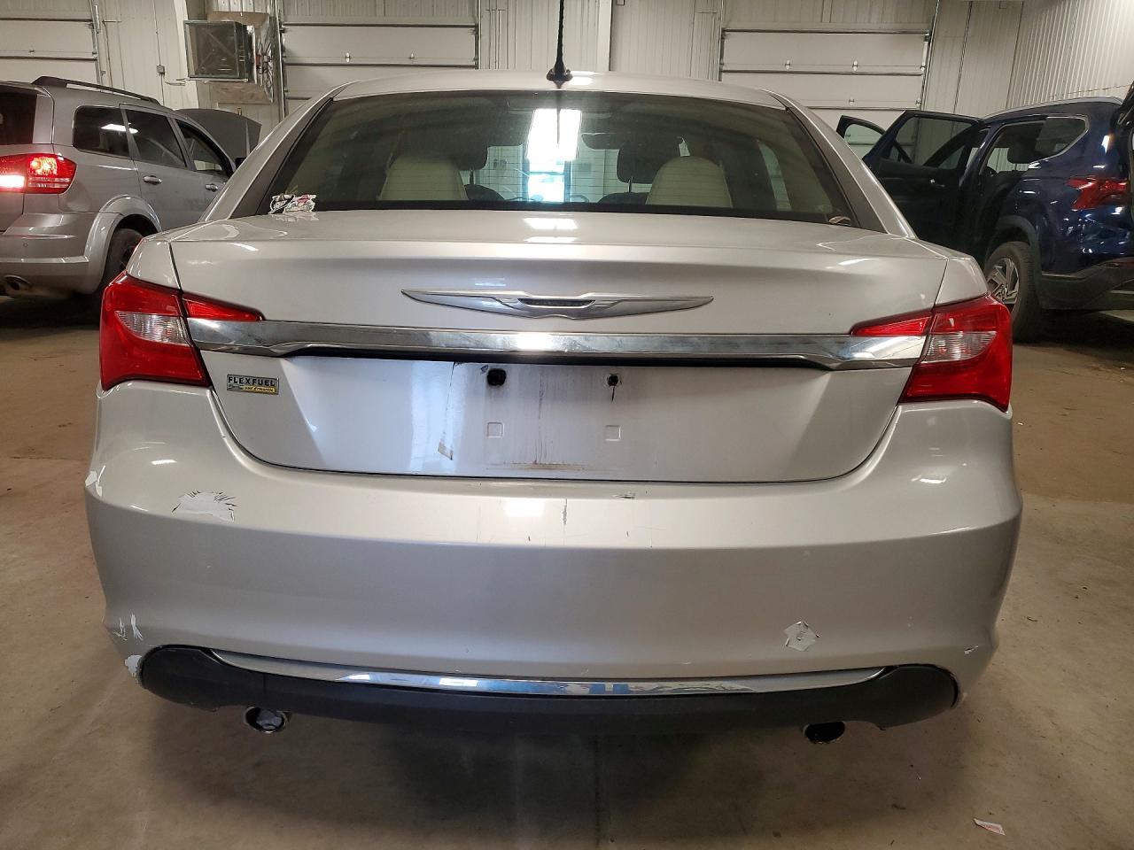 2011 Chrysler 200 Touring - Image 6