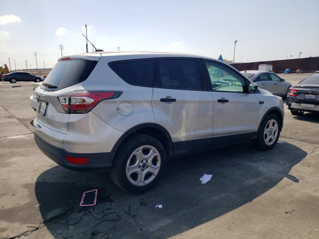 2017 Ford Escape S - Фото 3