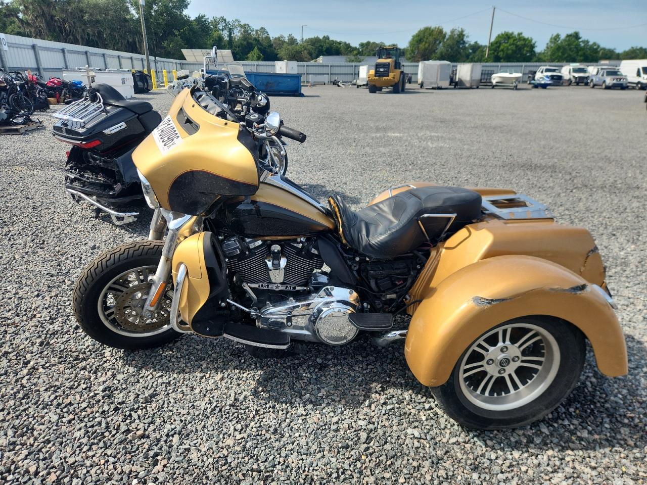 2017 Harley-Davidson Flhtcutg Tri Glide Ultra - Image 3