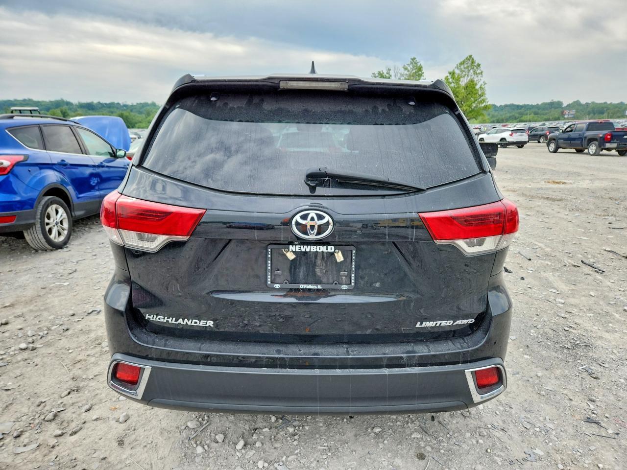 2019 Toyota Highlander Limited - Image 6