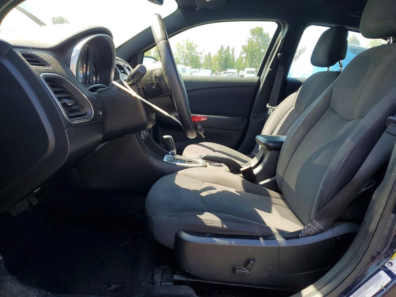 2013 Chrysler 200 Touring - Фото 7