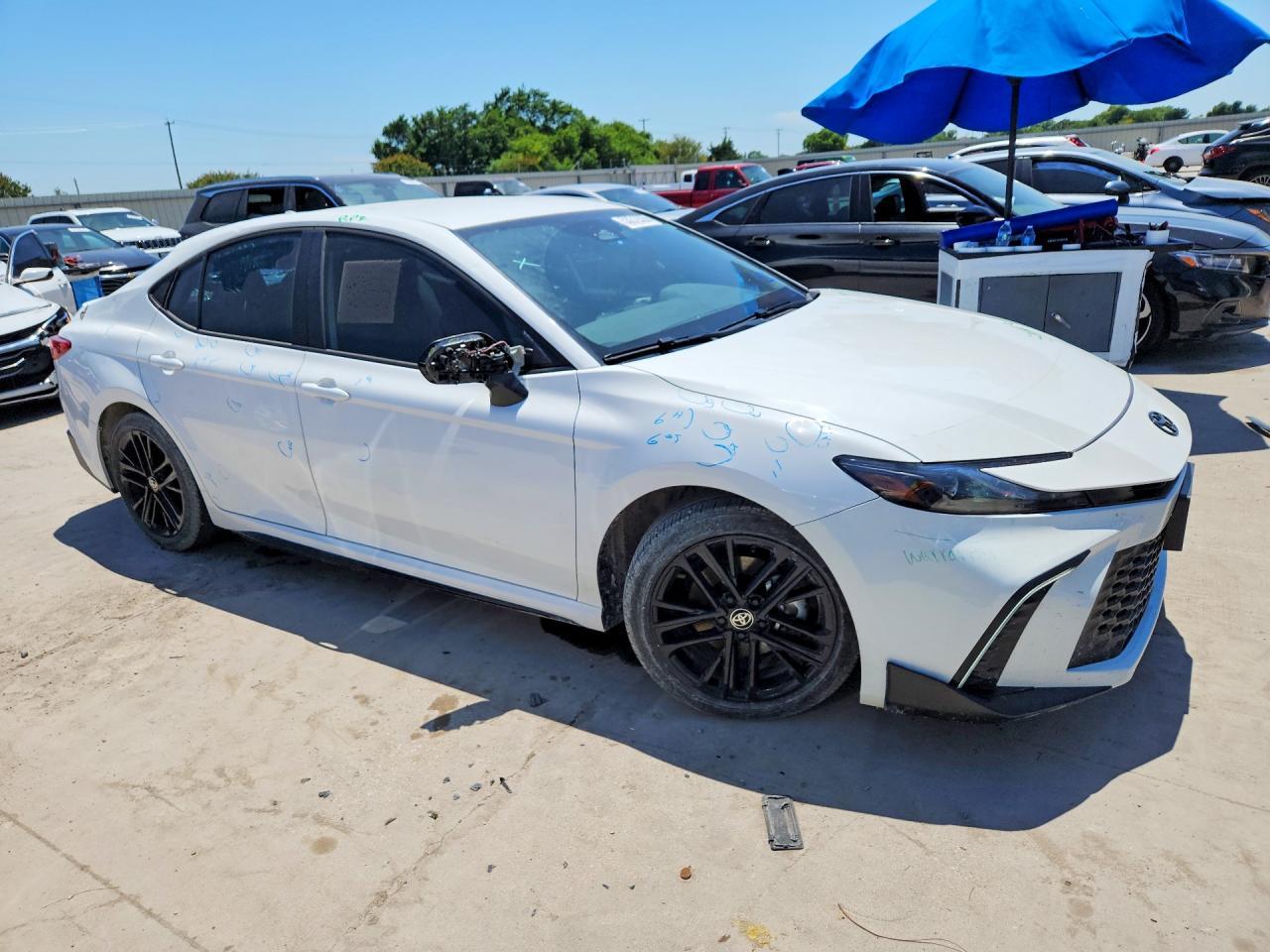 2025 Toyota Camry Se - Image 4