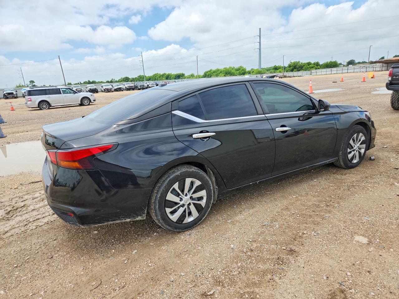 2020 Nissan Altima S - Image 3