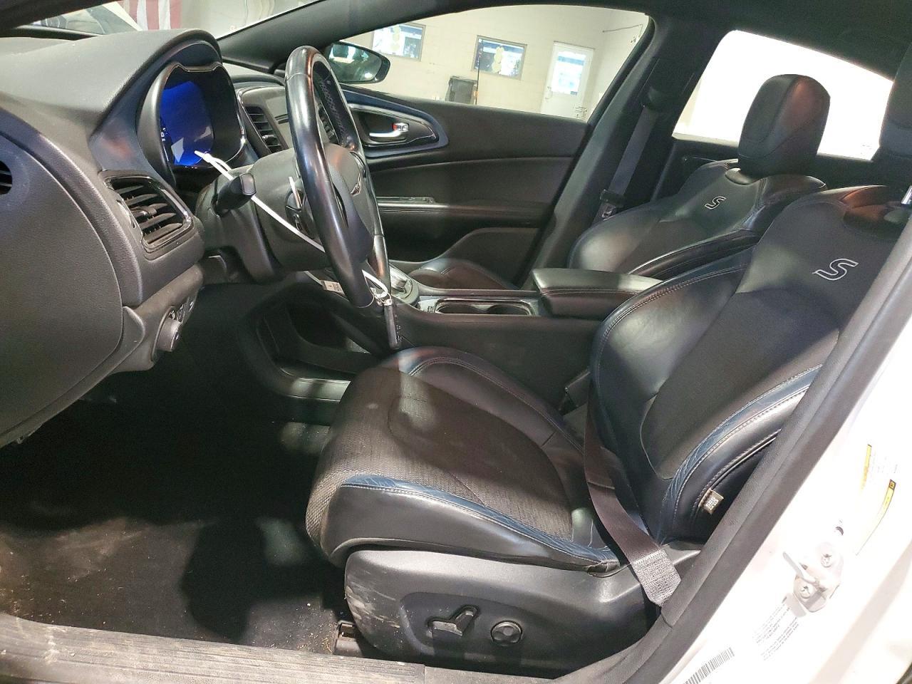 2015 Chrysler 200 S - Фото 7