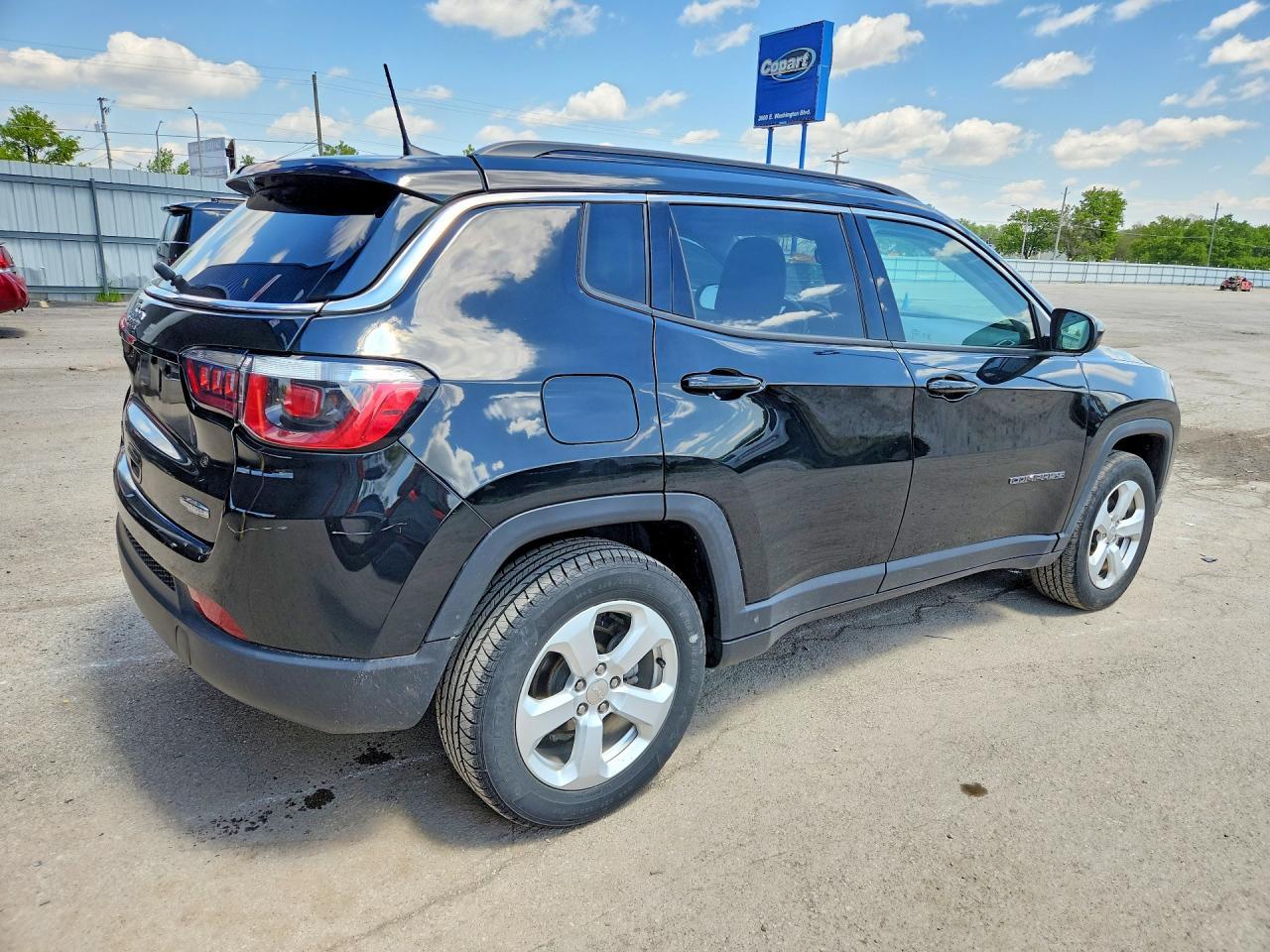2019 Jeep Compass Latitude - Image 3