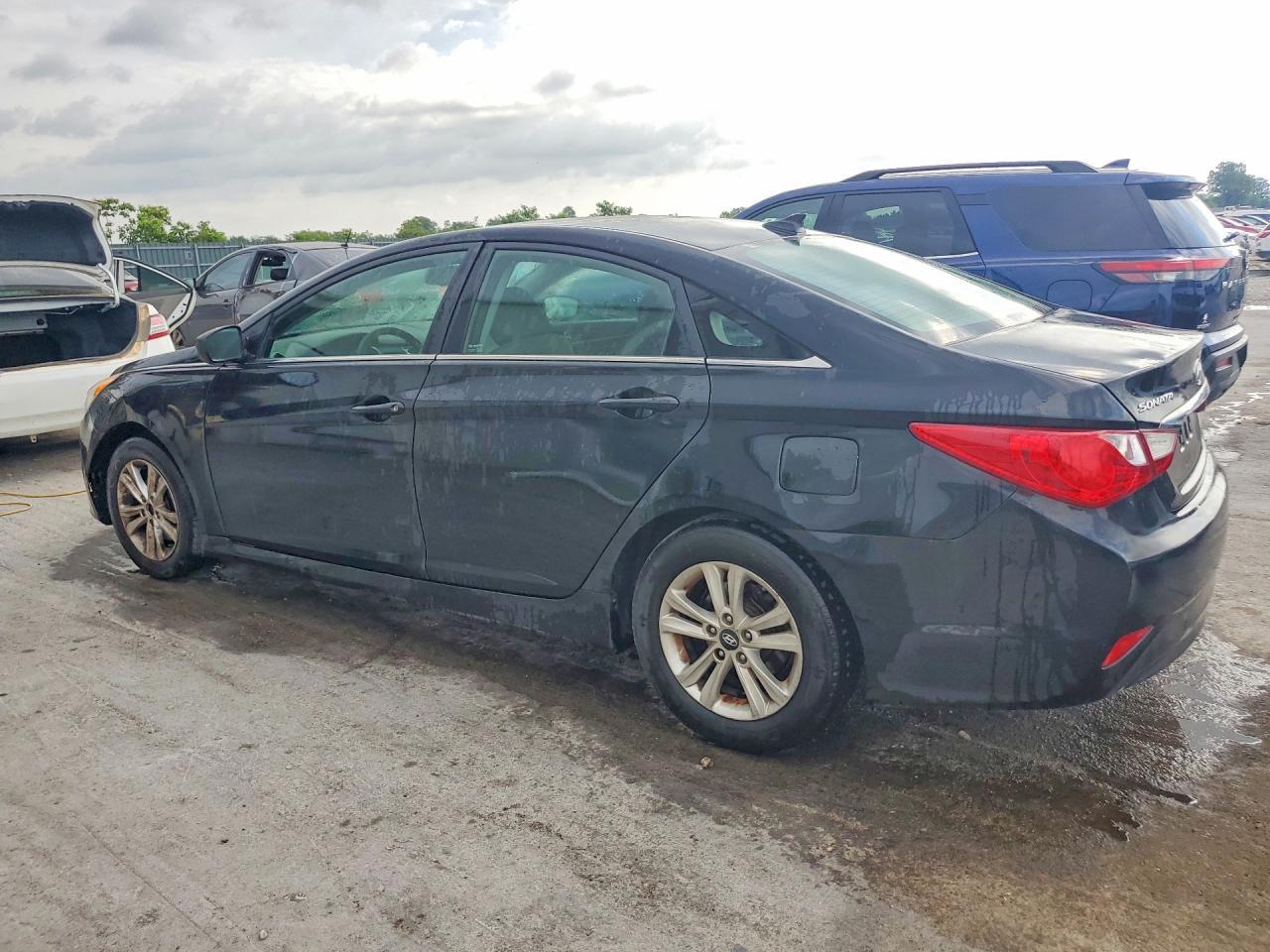 2014 Hyundai Sonata Gls - Image 2