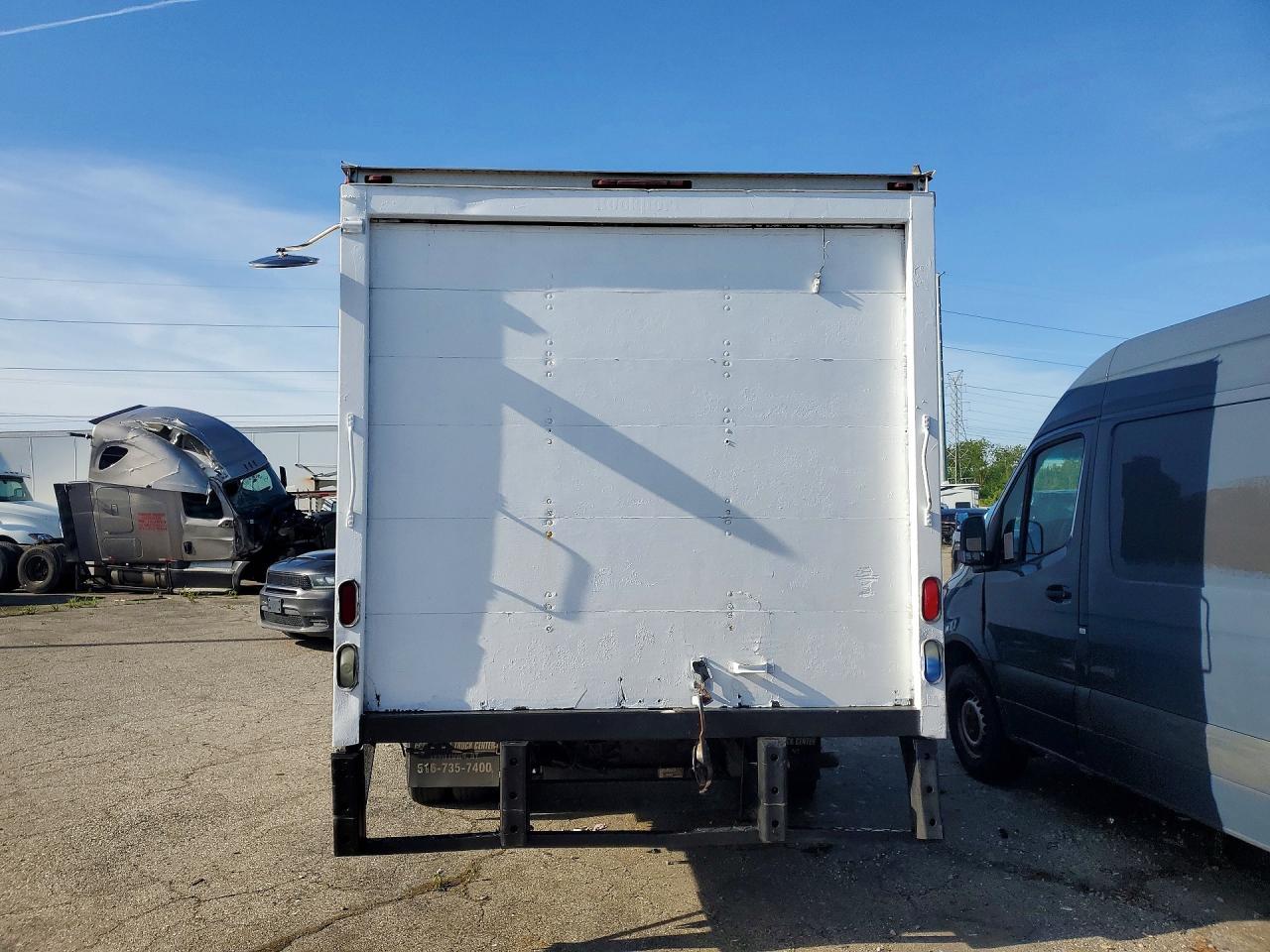 2007 Ford E450 Box Truck - Image 6