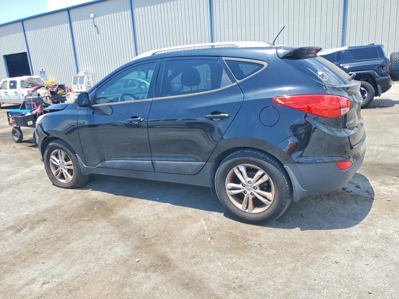 2012 Hyundai Tucson - Image 2