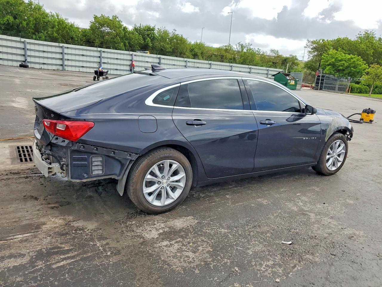 2023 Chevrolet Malibu Lt - Фото 3