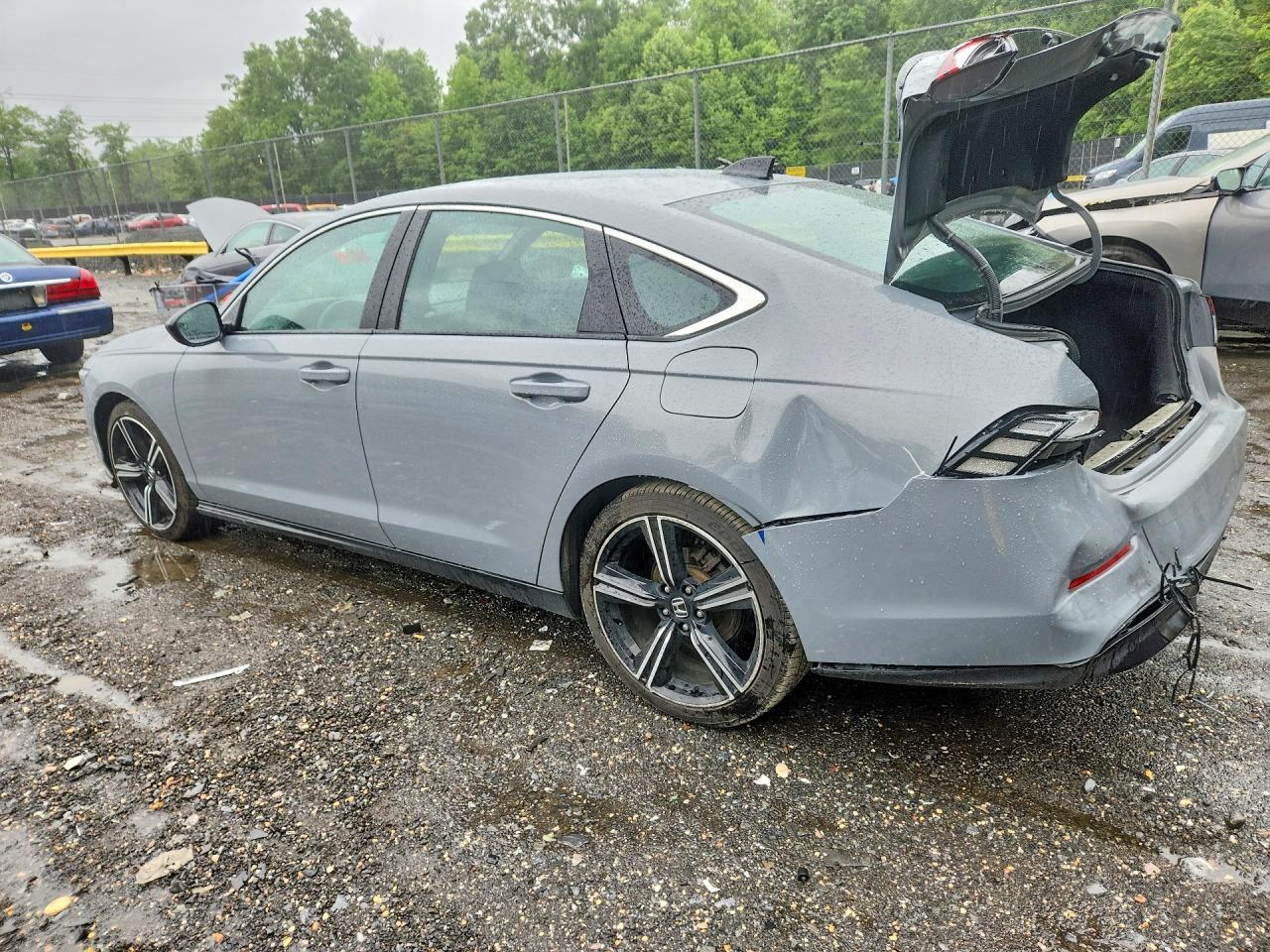 2023 Honda Accord Hybrid Sport - Image 2