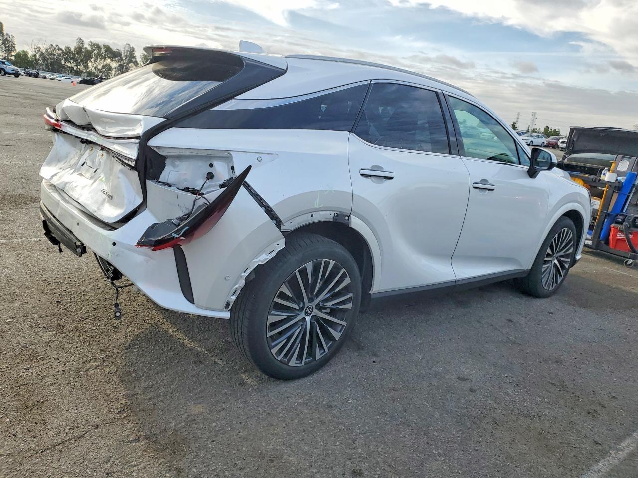 2024 Lexus Rx 350 Premium+ - Image 3