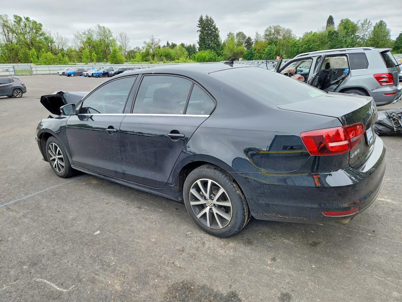2017 Volkswagen Jetta Se - Фото 2
