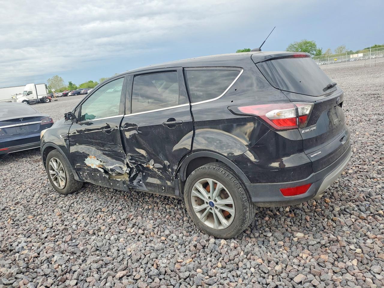 2017 Ford Escape Se - Фото 2