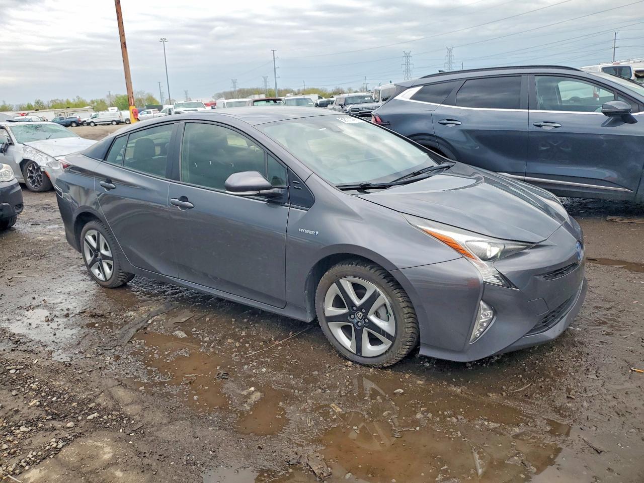 2017 Toyota Prius Three Touring - Фото 4