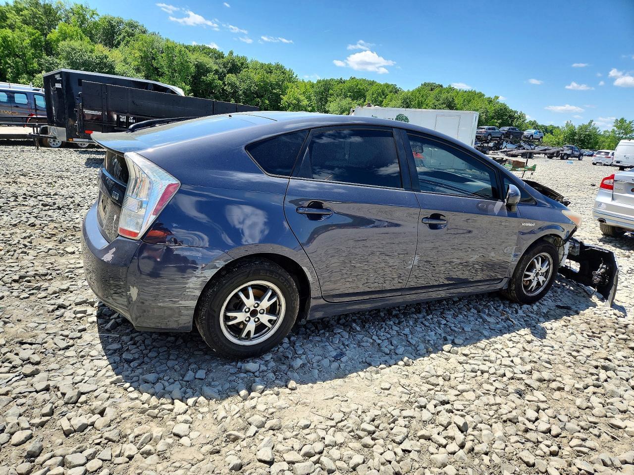 2011 Toyota Prius Two - Image 3