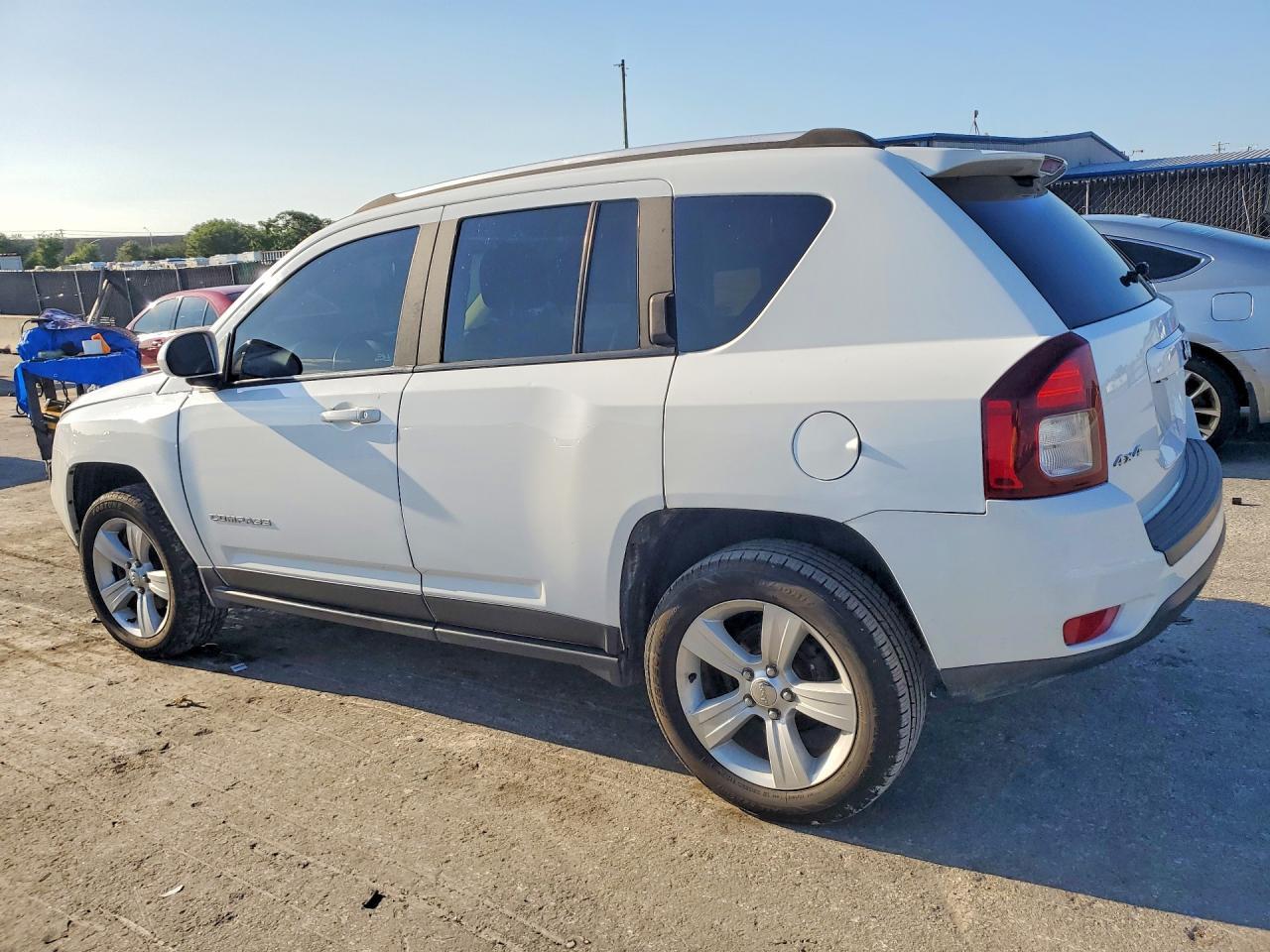 2016 Jeep Compass Latitude - Фото 2