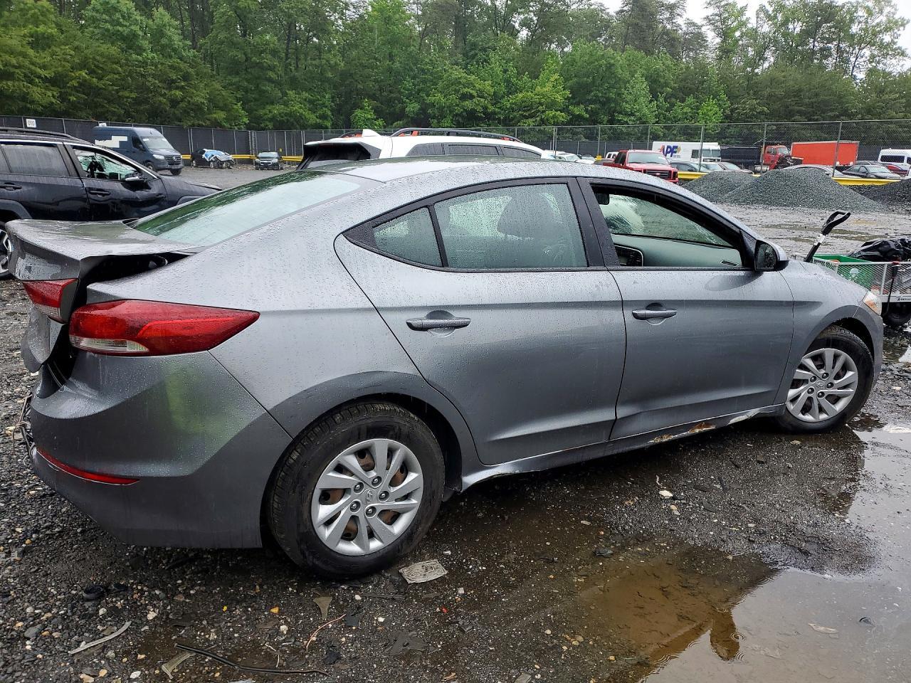 2018 Hyundai Elantra Se - Image 3