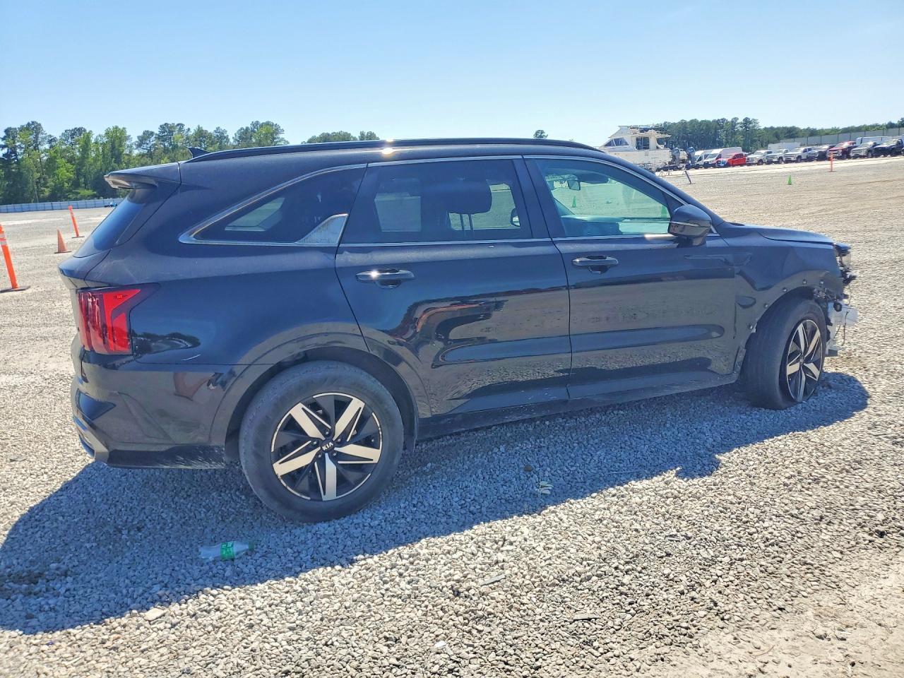 2021 Kia Sorento S - Image 3