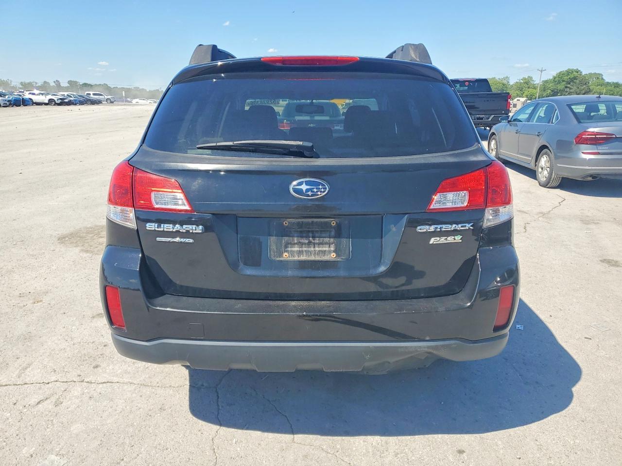 2013 Subaru Outback 2.5I Premium - Image 6