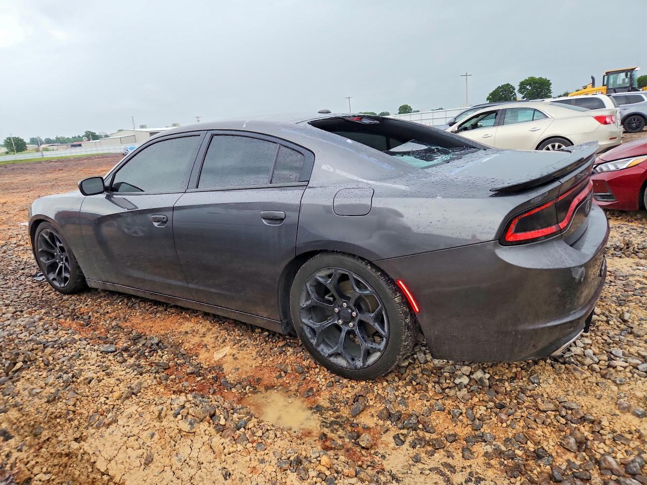 2019 Dodge Charger Sxt - Image 2