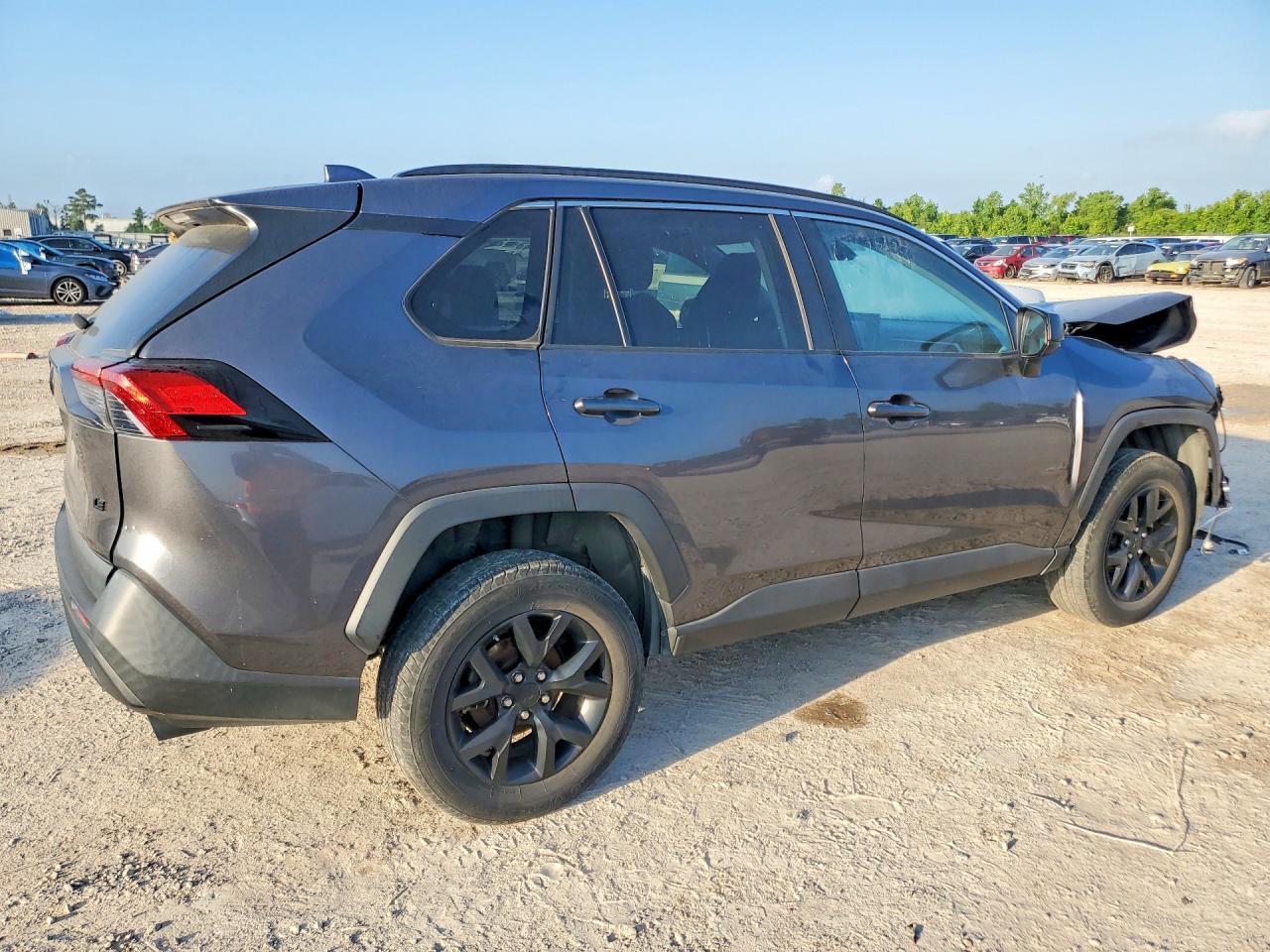 2021 Toyota Rav4 Le - Фото 3