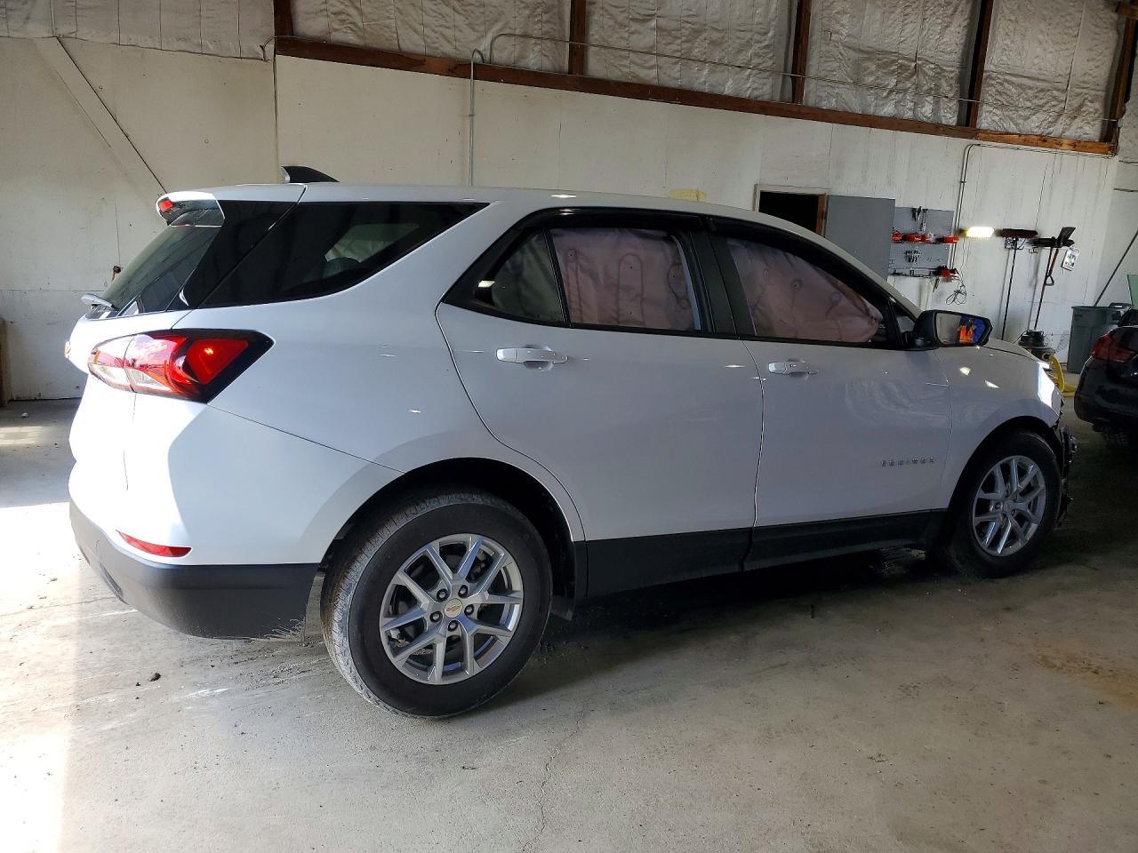 2024 Chevrolet Equinox Ls - Фото 3