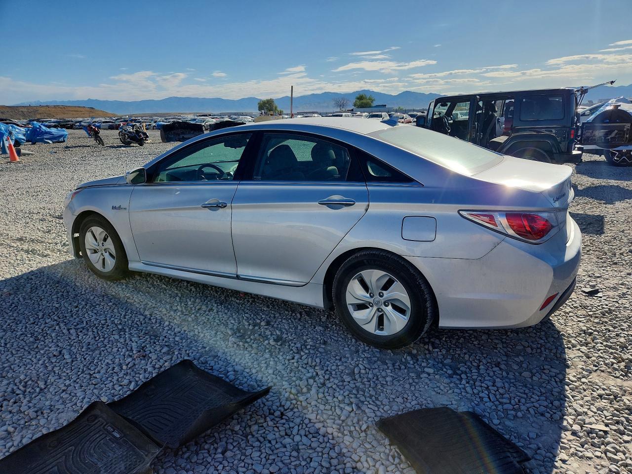 2015 Hyundai Sonata Hybrid Base - Фото 2
