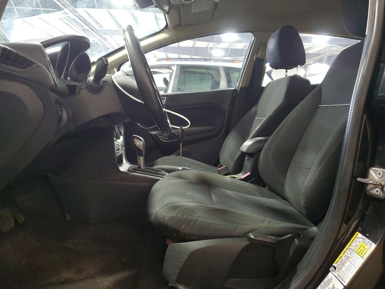 2014 Ford Fiesta Se - Фото 7