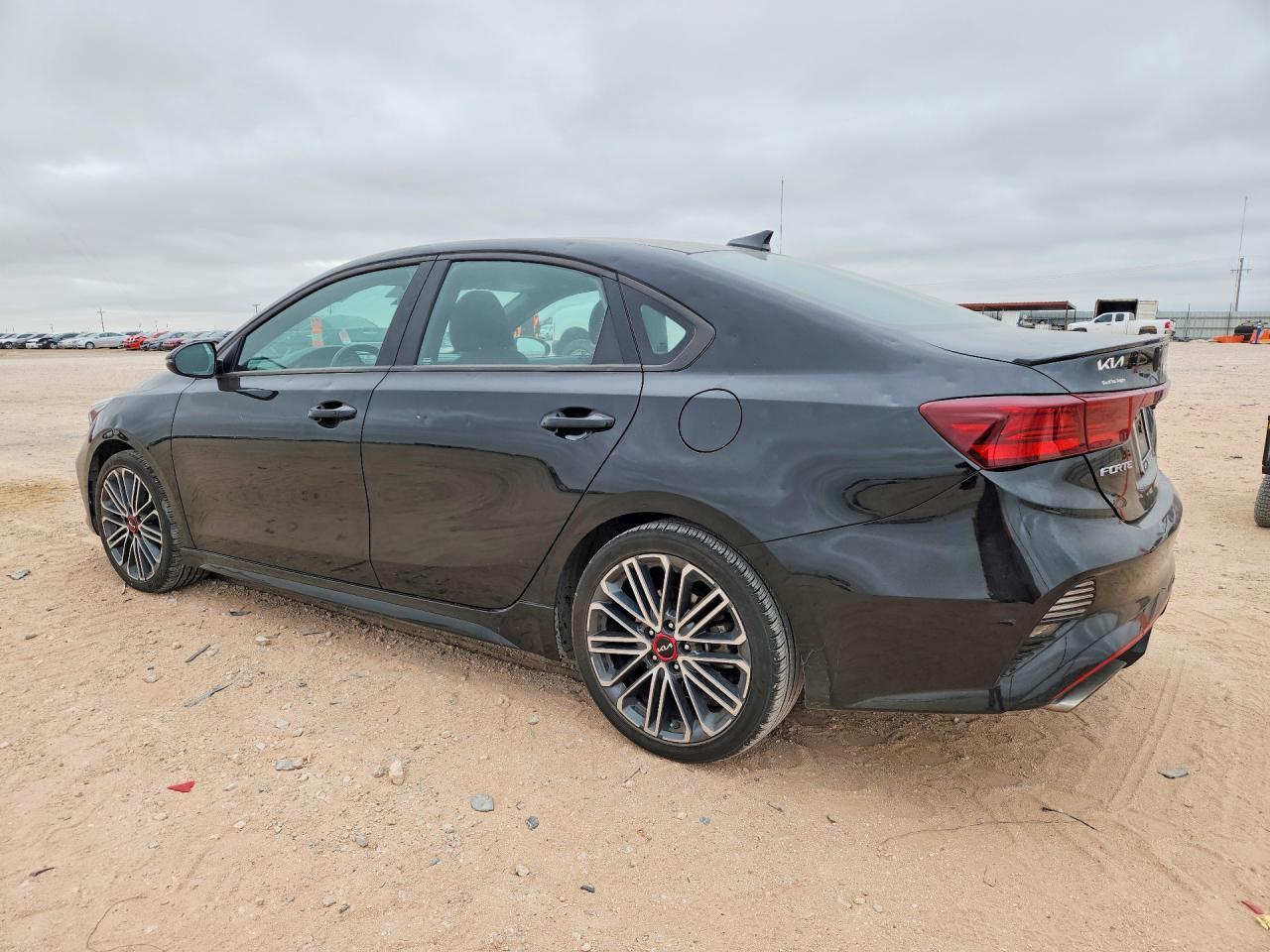 2023 Kia Forte Gt - Фото 2
