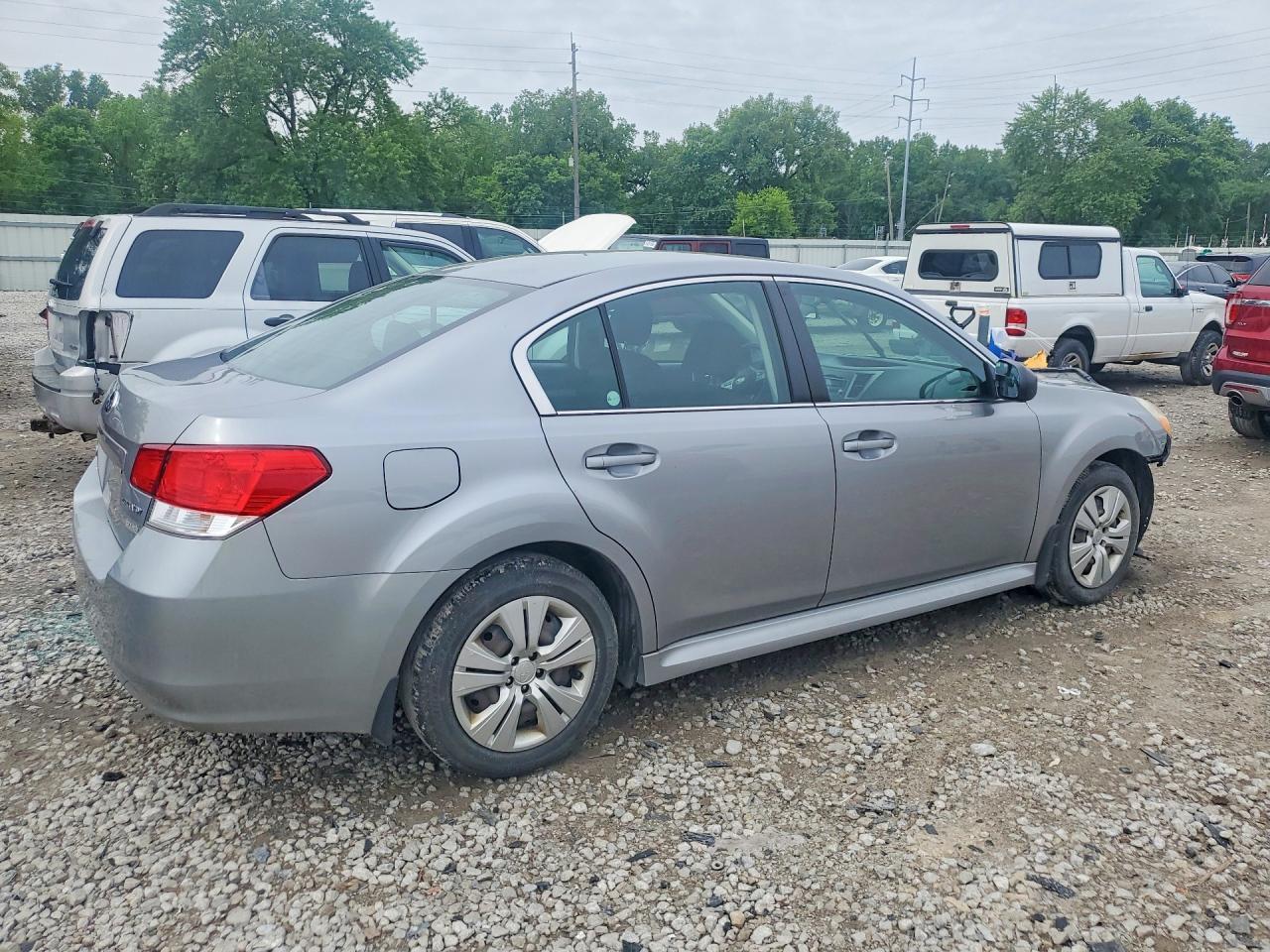 2011 Subaru Legacy 2.5I - Фото 3