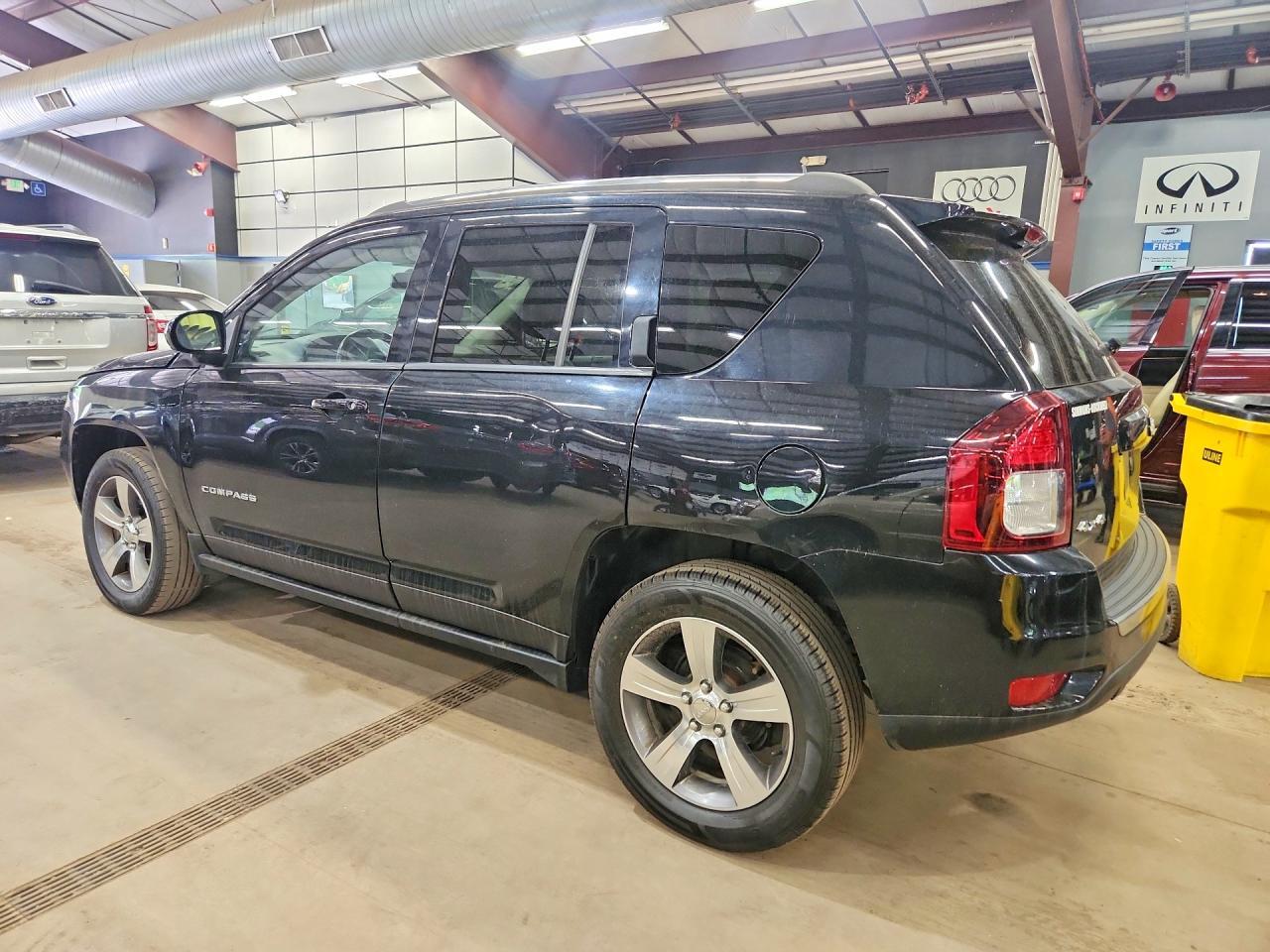 2016 Jeep Compass Latitude - Фото 2