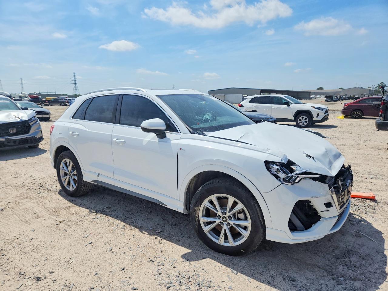 2025 Audi Q3 Premium S Line 45 - Фото 4