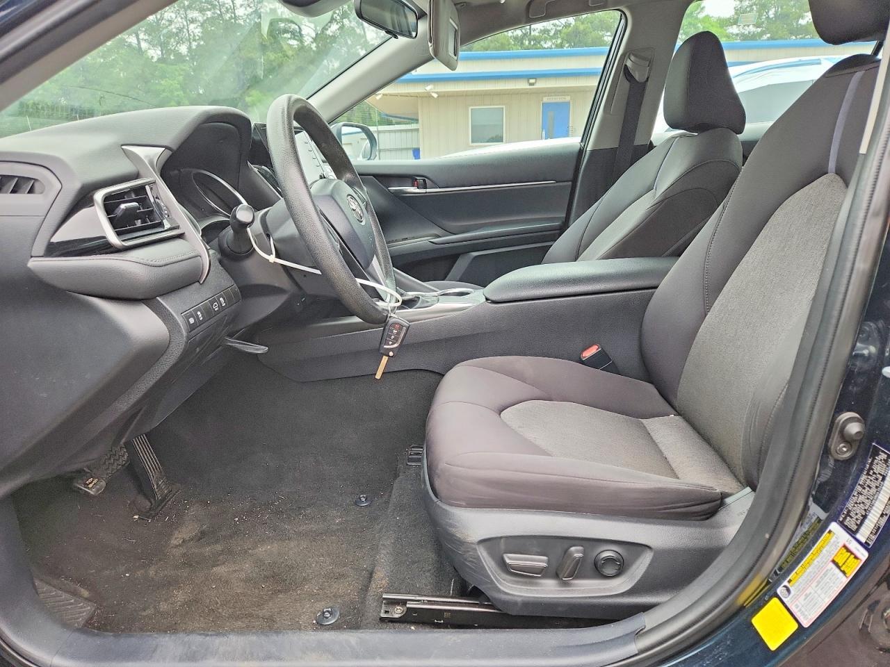 2021 Toyota Camry Le - Фото 7