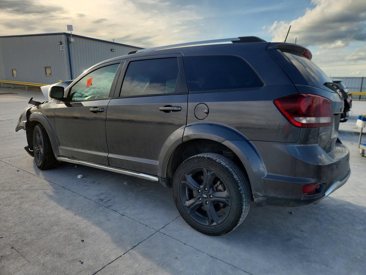 2019 Dodge Journey Crossroad - Image 2