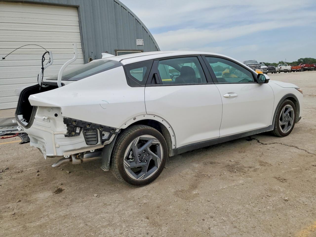 2025 Kia K4 Ex - Image 3