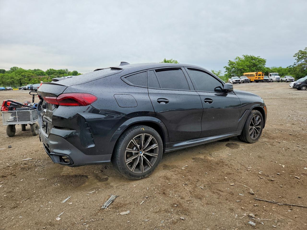 2022 BMW X6 xDrive40I - Фото 3