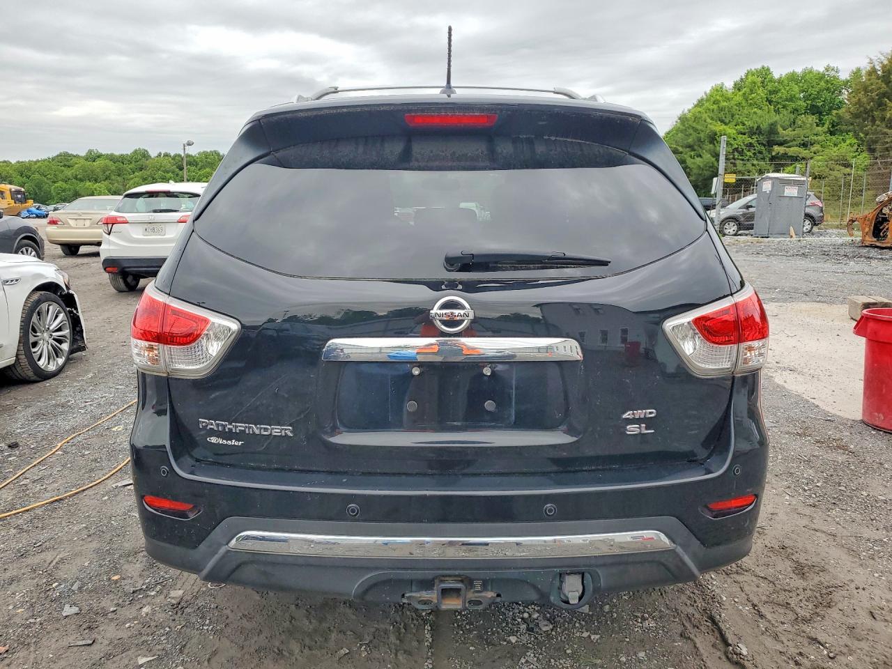 2013 Nissan Pathfinder S - Image 6