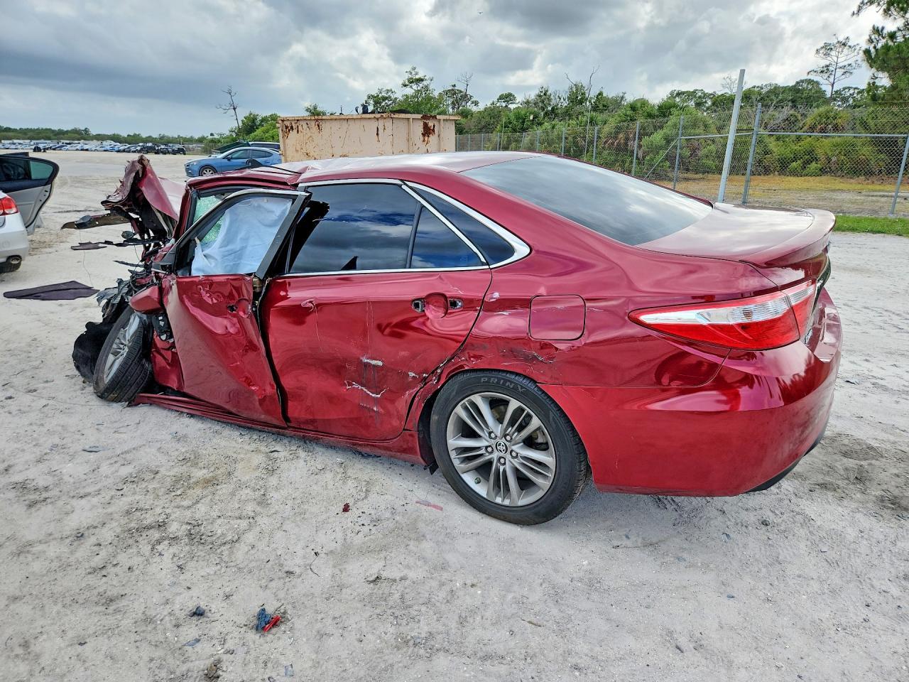 2017 Toyota Camry Se - Image 2