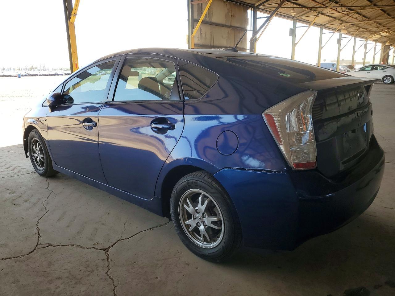 2010 Toyota Prius Iii - Фото 2