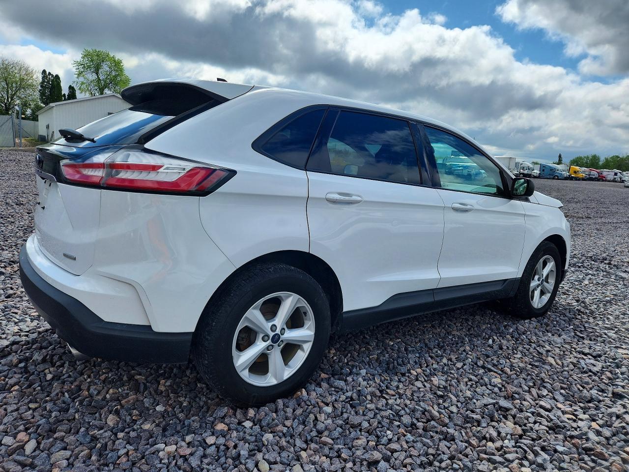 2019 Ford Edge Se - Image 3