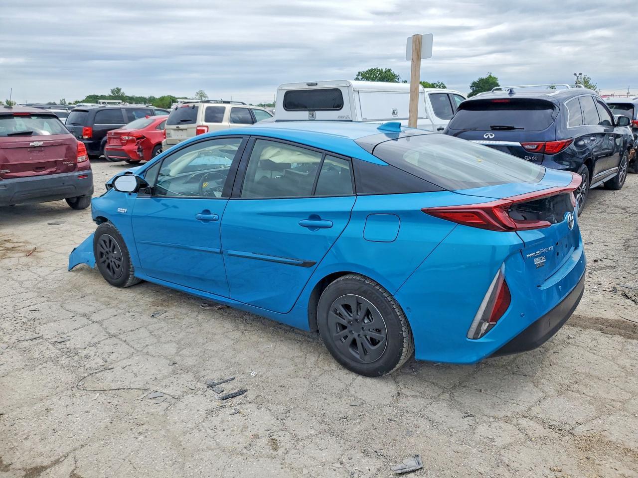 2018 Toyota Prius Prime Advanced - Image 2