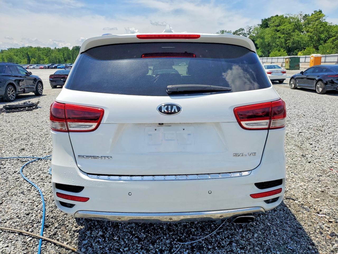 2016 Kia Sorento - Image 6