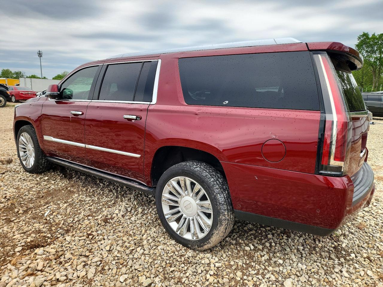 2017 Cadillac Escalade Esv Platinum - Image 2