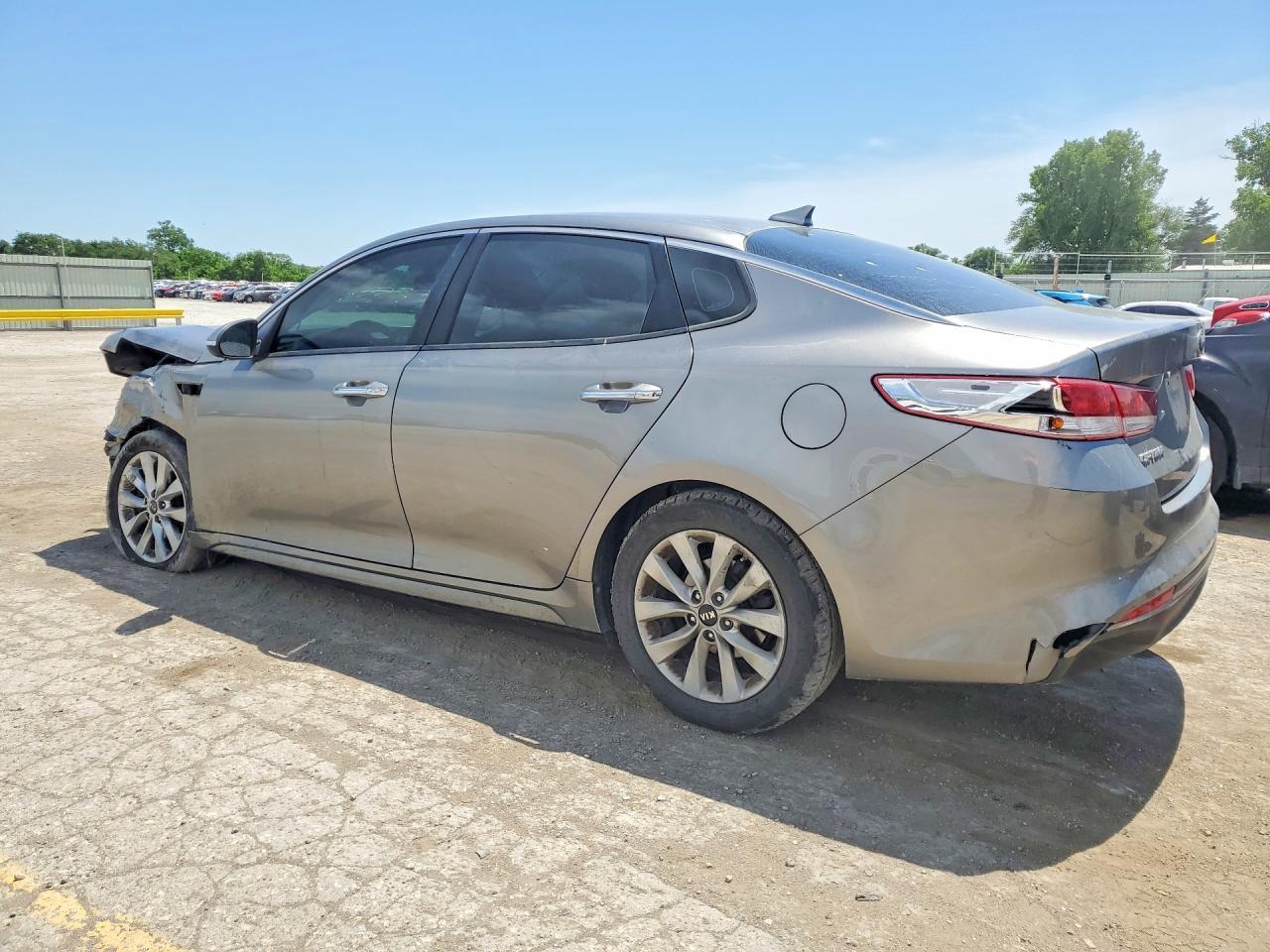 2017 Kia Optima Lx - Фото 2