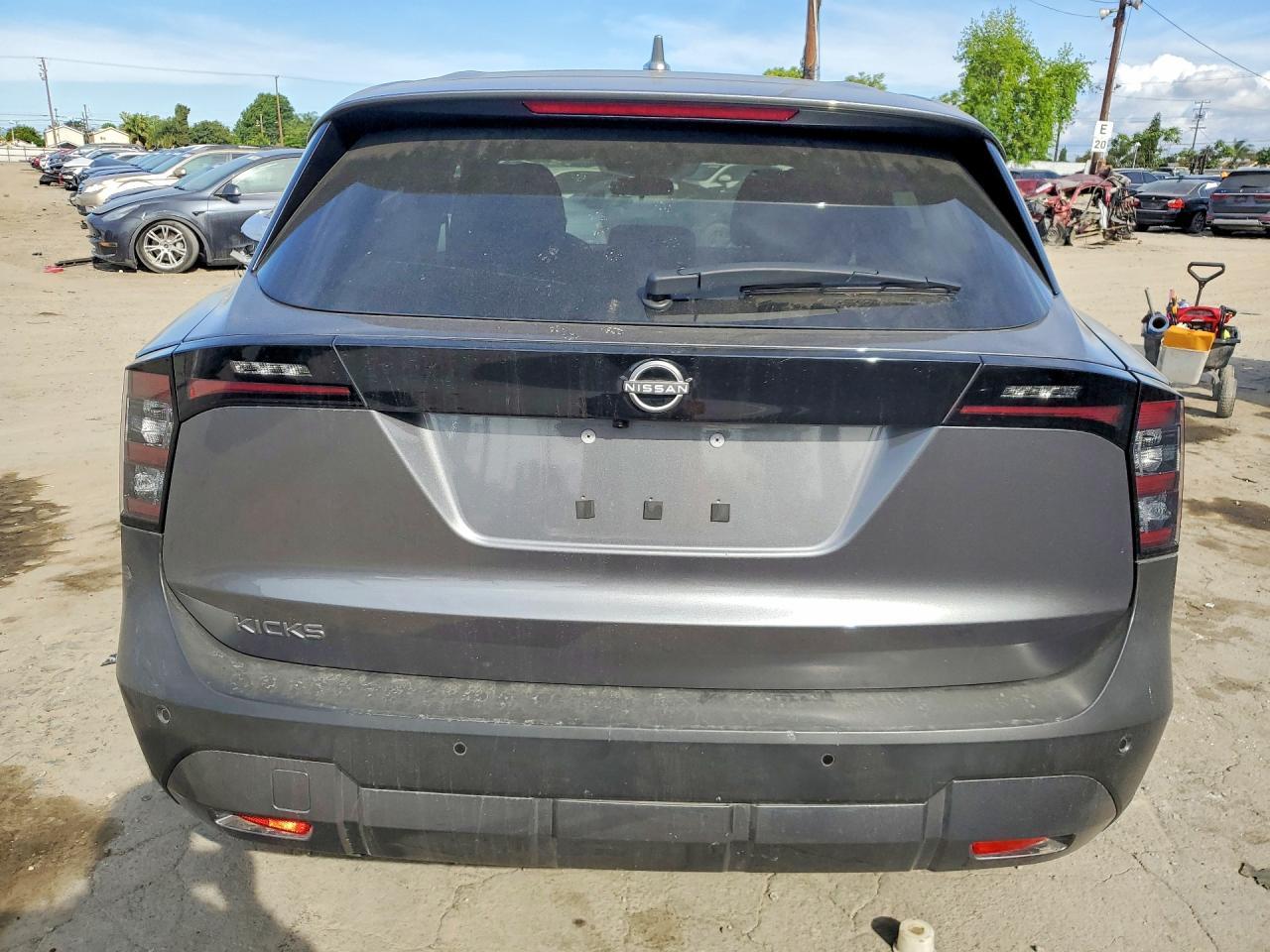 2025 Nissan Kicks Sv - Image 6
