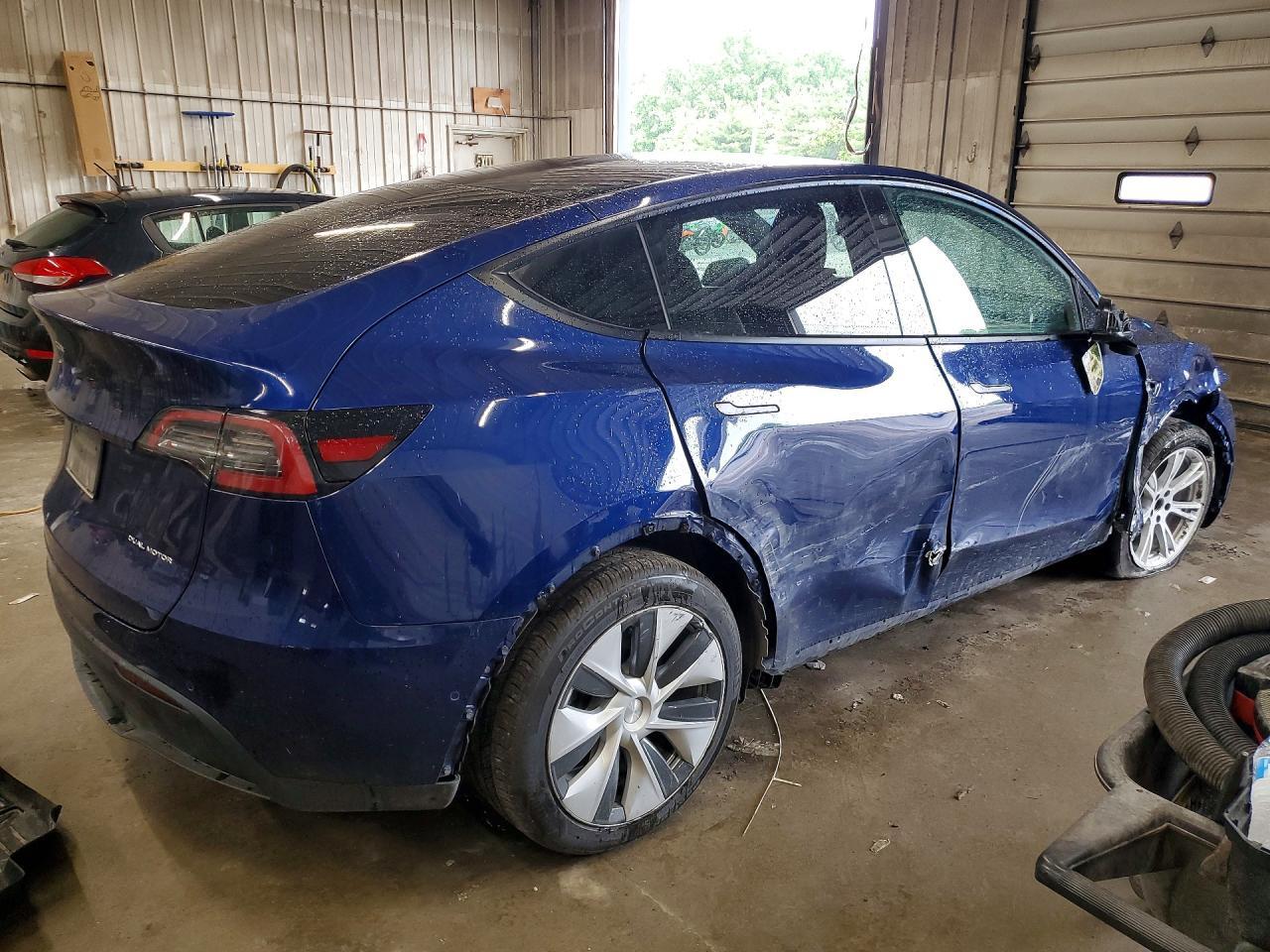2021 Tesla Model Y - Image 3