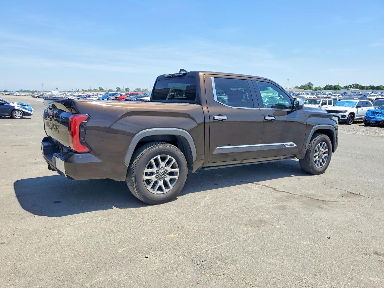 2022 Toyota Tundra 1794 Edition - Фото 3